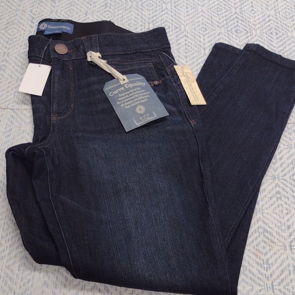 Democracy Denim - Democracy Dark Blue Jeans "Ab" Solution Booty Lift Jogging.